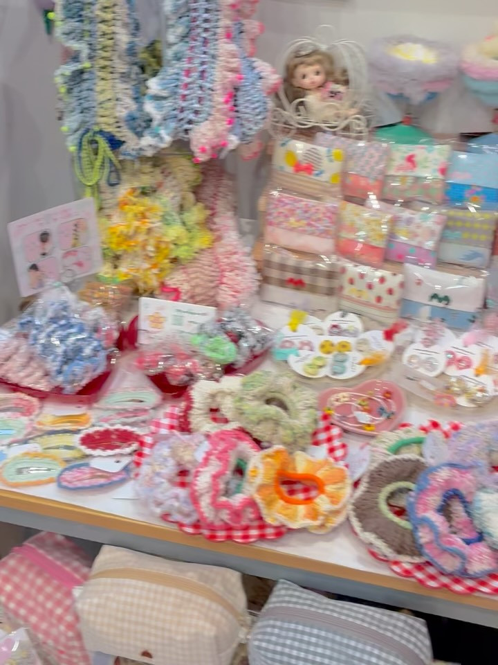 ポップで可愛いカラフルな雑貨たくさん入荷してきてます🌈