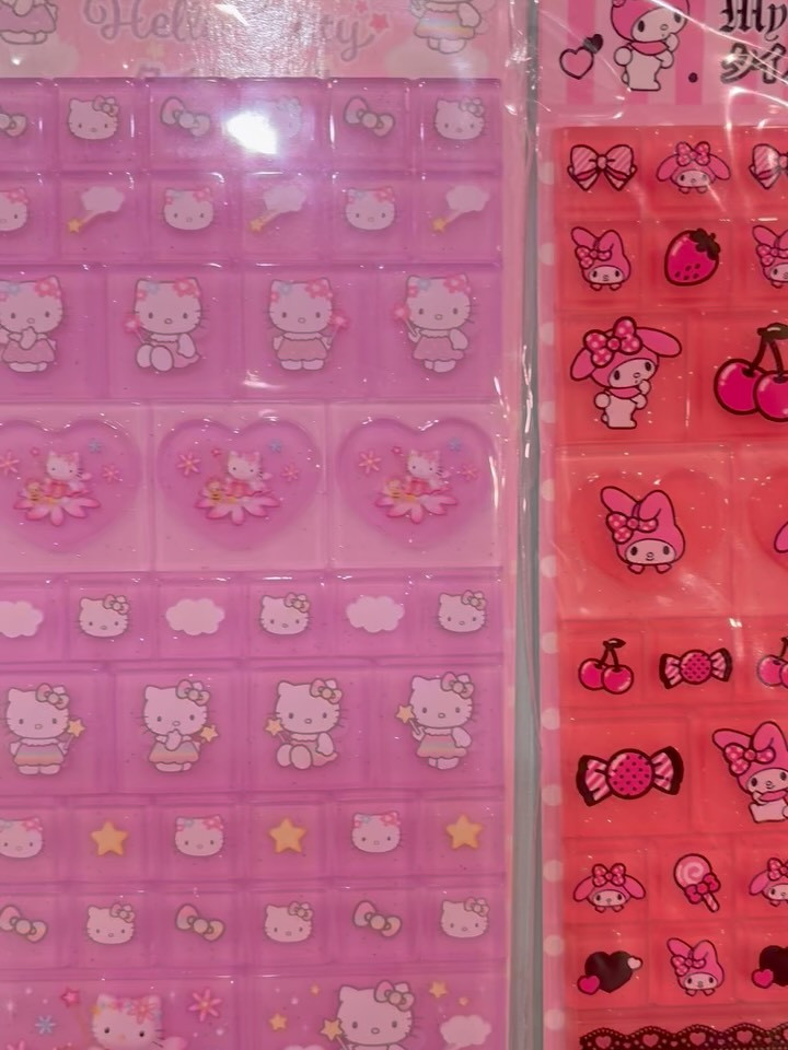サンリオやモンチッチなど懐かしいキャラクターグッズも入荷しま...